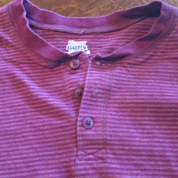Barely worn long sleeve hanes tee - Picture 3 of 4